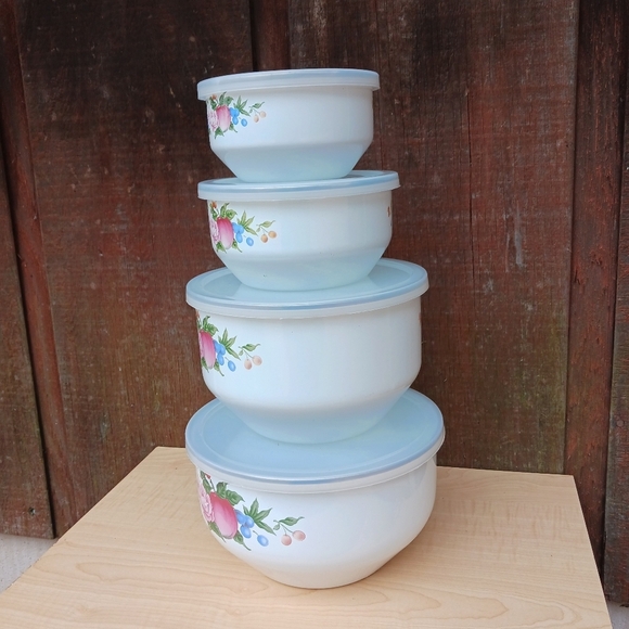 Vintage Floral Enamel Metal Set of 4 Nesting Mixing Bowls with Lids - Picture 4 of 9